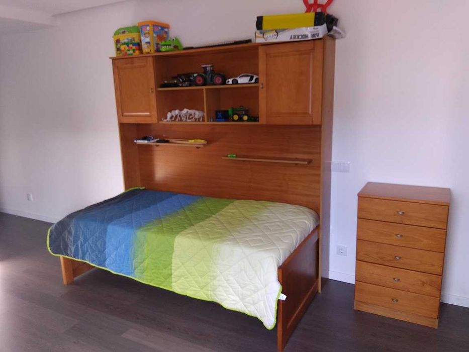 Studio + Wardrobe = Like New