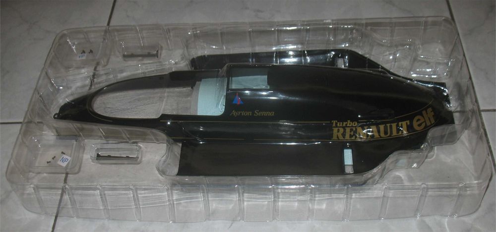 Ayrton Senna- Cobertura motor/chassis do Lotus Renault 97T -Escala 1/8