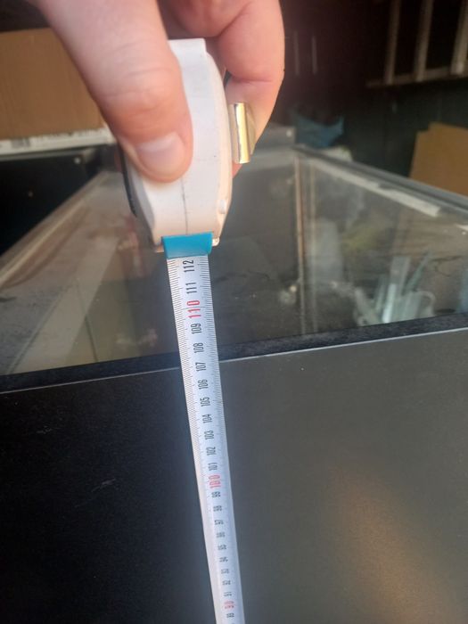 Шафа- вітрина для магазину