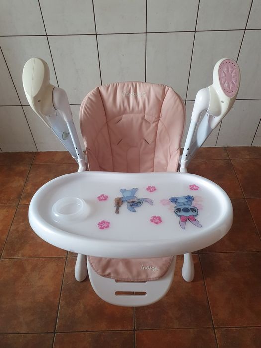 Krzesełko do karmienia.