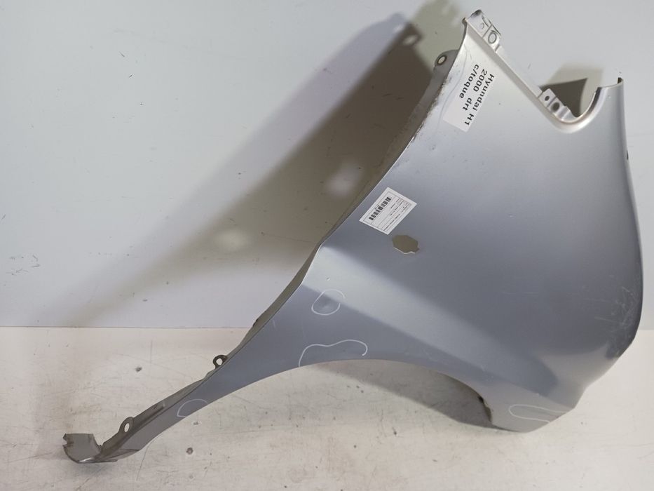 Guarda-lamas direito HYUNDAI H-1 / Starex (A1)