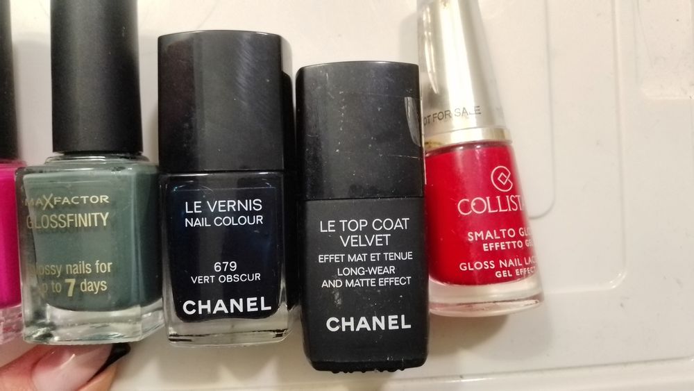 Брэндовый лак для ногтей