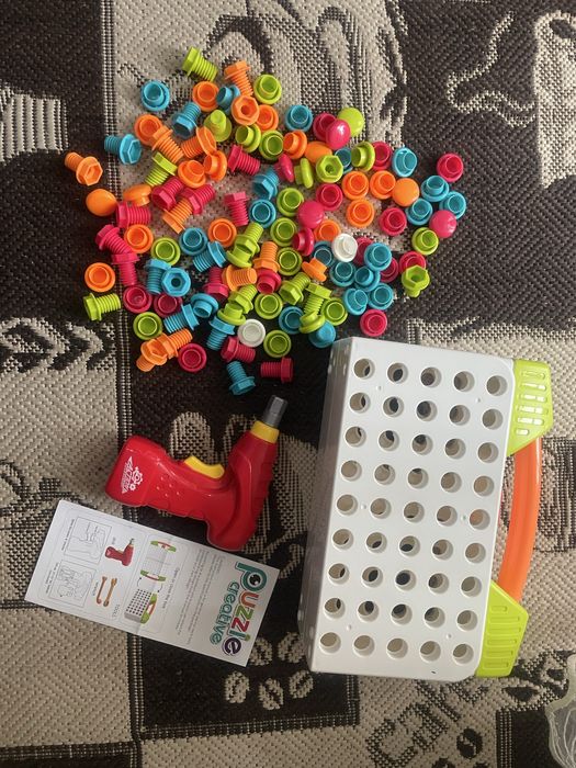 Мозаїка (валіза з шуруповертом)гарний стан..