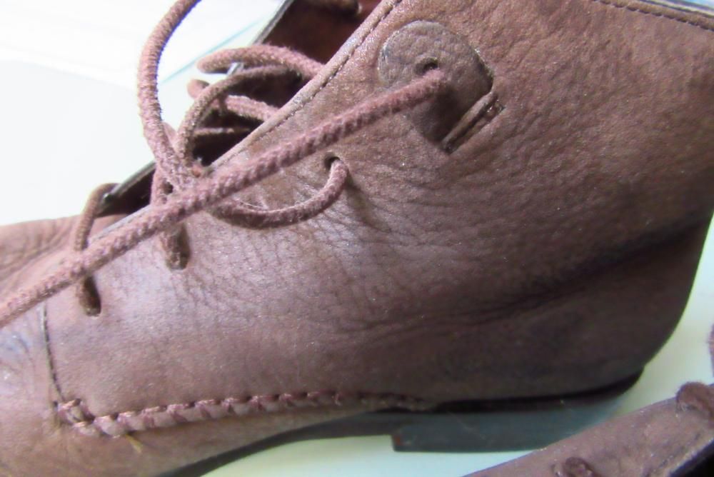 Botas em pele