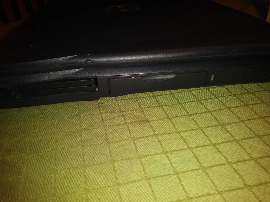 Retro laptop DELL LATITUDE C600/C500 z WindowsXP