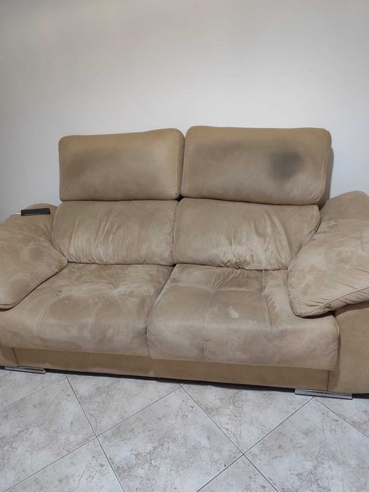 Vendo urgente sofá em bom estado