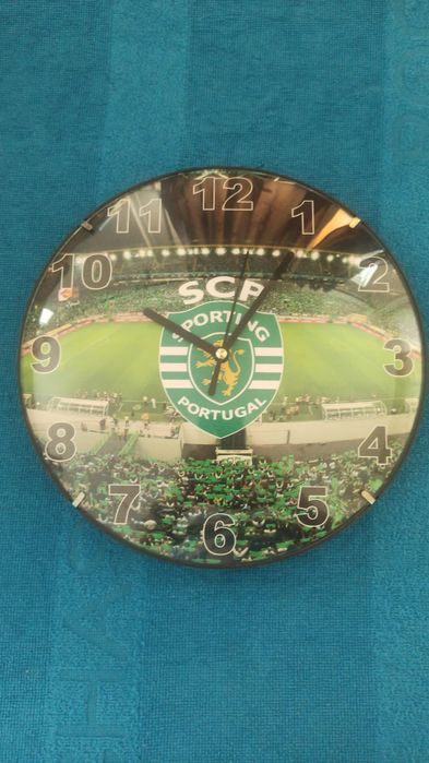 Relógio de parede do Porto e do Sporting