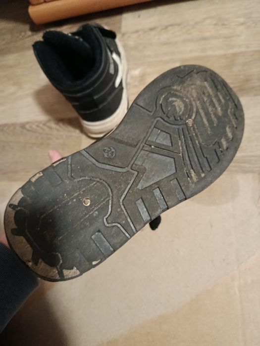 Кросівки демісезонні 34-35 розмір.