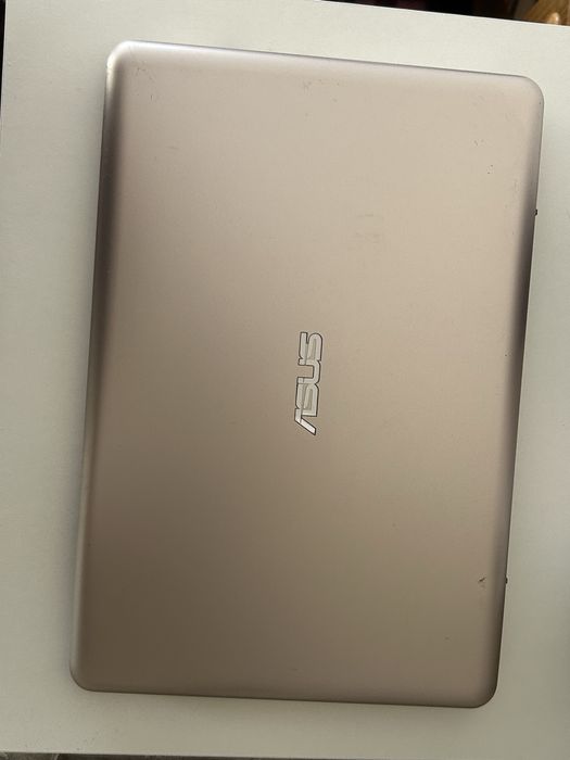 Ноутбук Asus e200h для навчання та не складних ігор