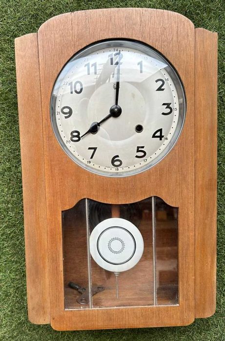 Relogio antigo a funcionar da Reguladora