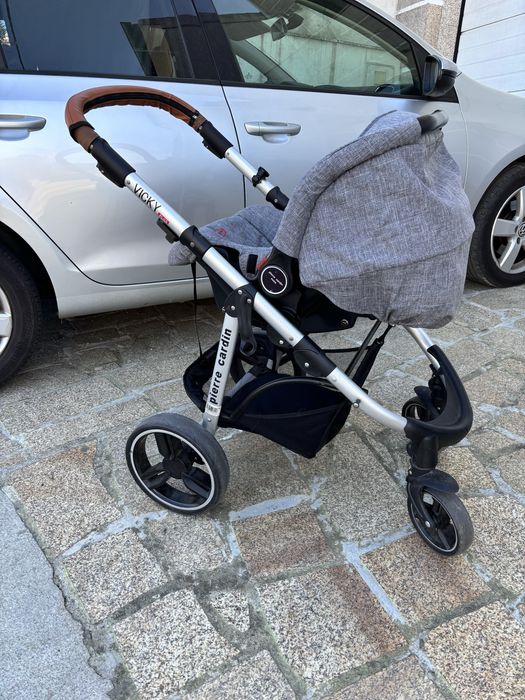 Carrinho pierre cardin com isofix