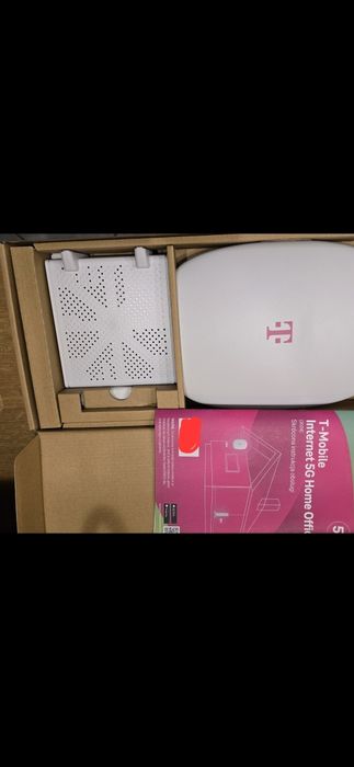 Router T-Mobile Internet 5G Home Office AF62 – nowy, nieużywany z anteną