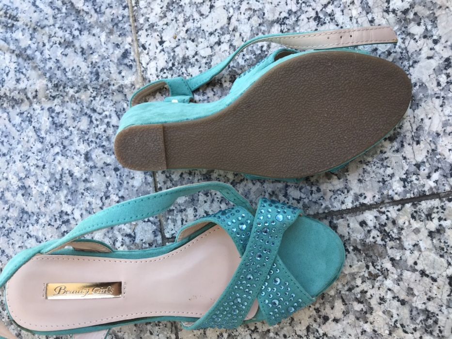 Sandálias novas (Tam.36)