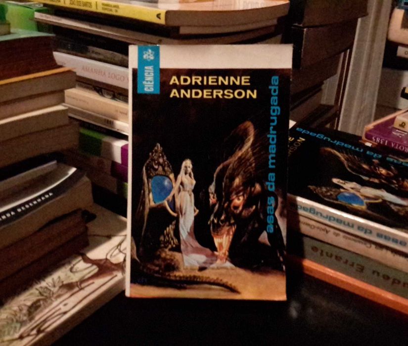 Adrienne Anderson - Asas da Madrugada