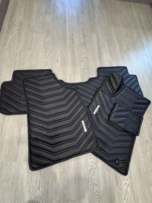 Продам кожаные чехлы на Toyota Highlander