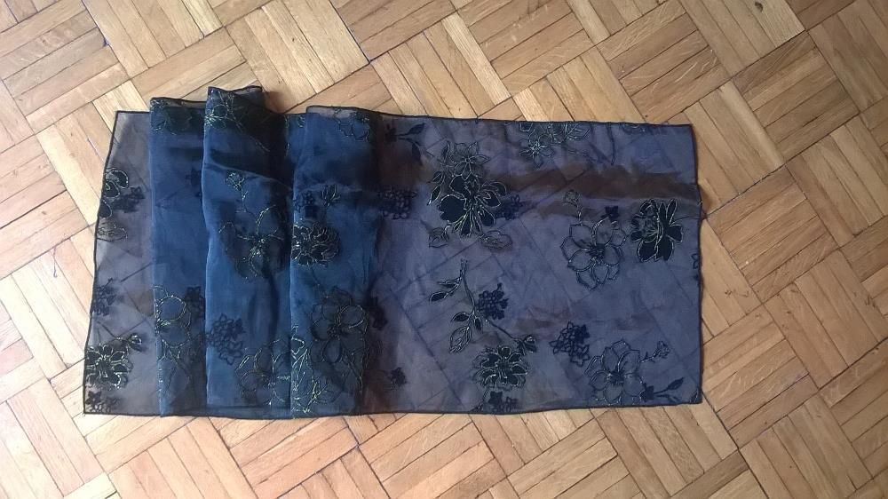 suknia wieczorowa czarna w złote refleksy