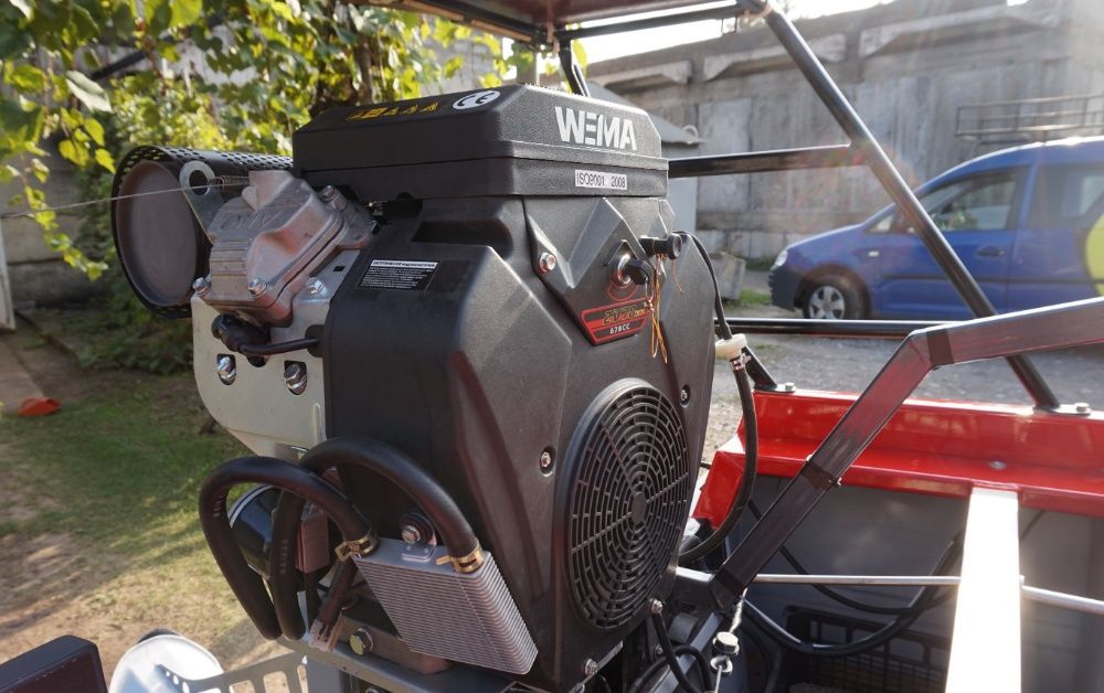 Лодку "КРЫМ", с мотором болотоходом + лафет.