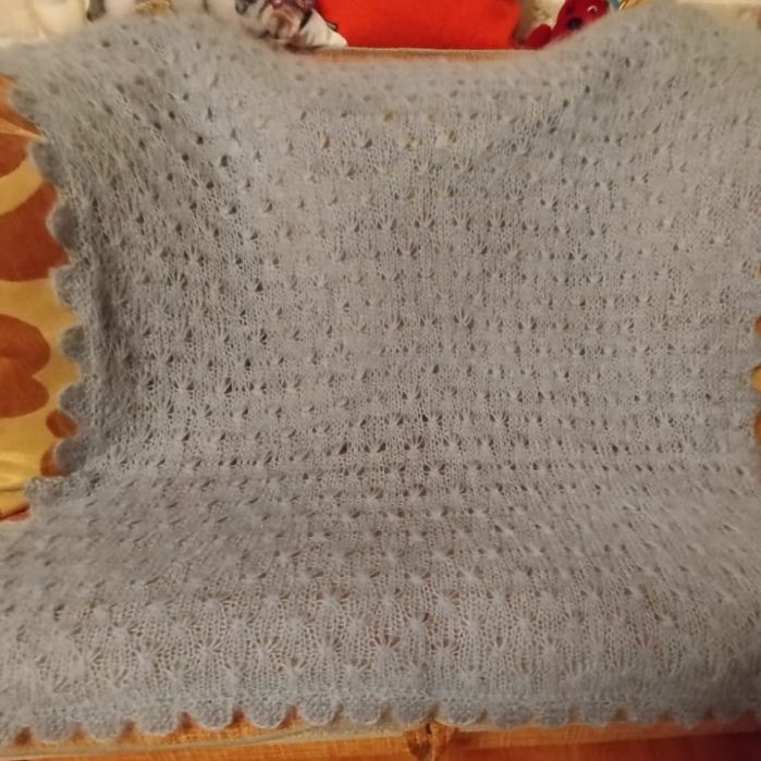 Хустки, косинки, шарфи.