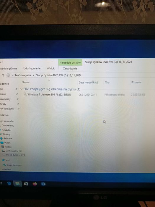 Komputer stacjonarny monitor klawiatura wifi