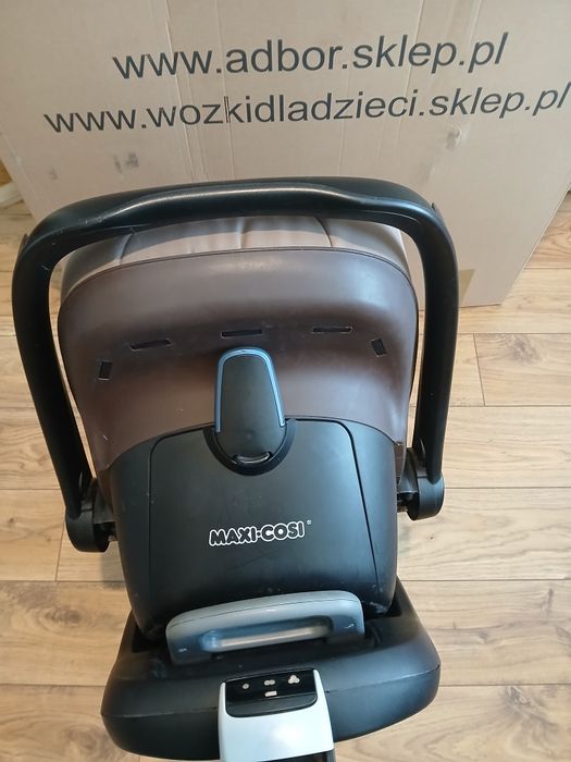 Baza FamilyFix z fotelikiem