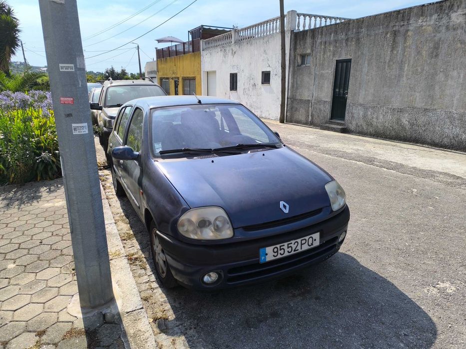 Renault Clio 1.2cc azul