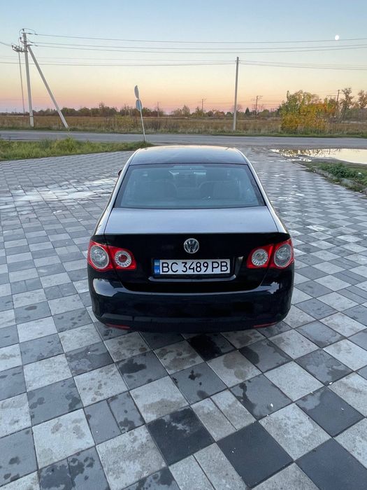 Volkswagen Jetta 1.6 mpi газ-бензин