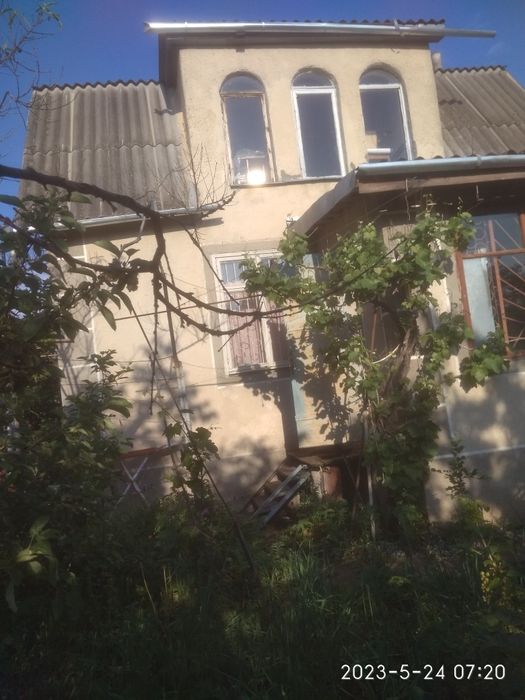 Продам дачу, 2 этажа с цокольным гаражем, р-н массив Надлиманский (воз