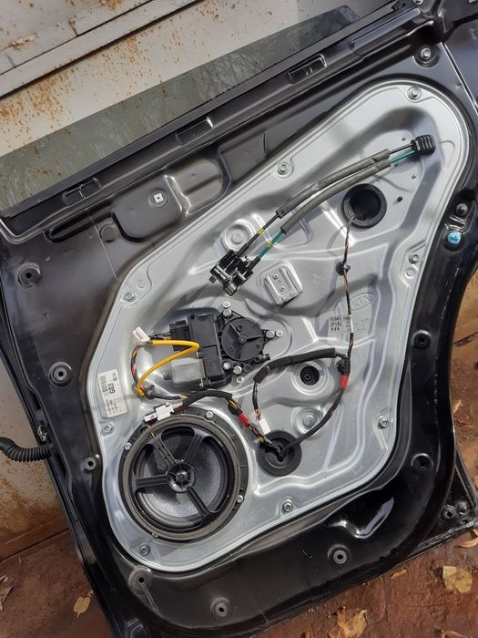 Дверка задня права Kia Sorento 2