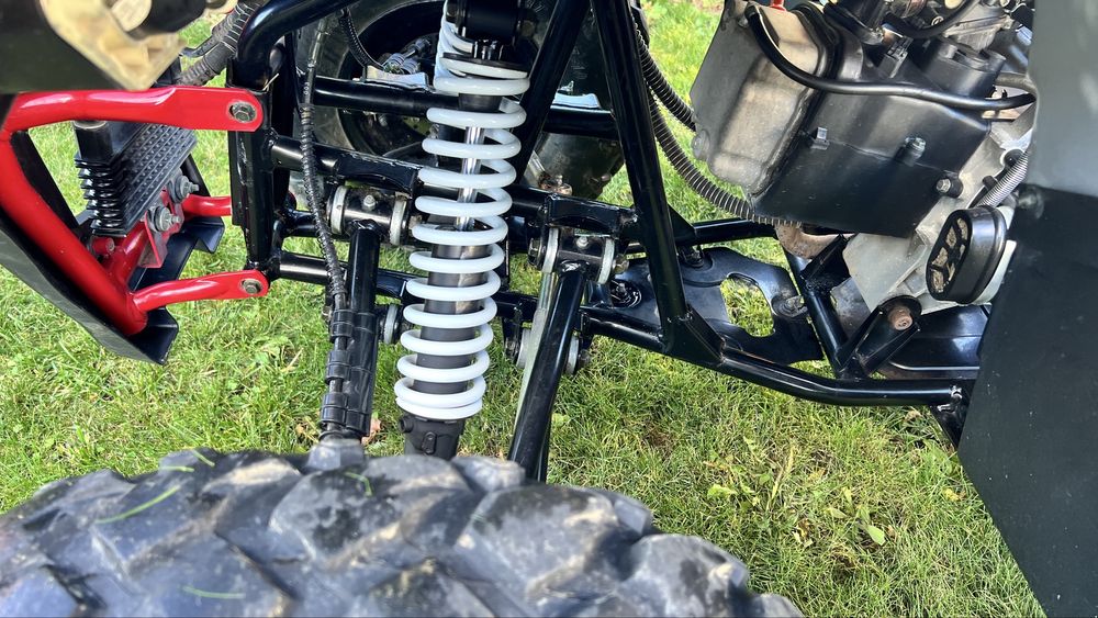 Продам квадроцикал 200 кубів