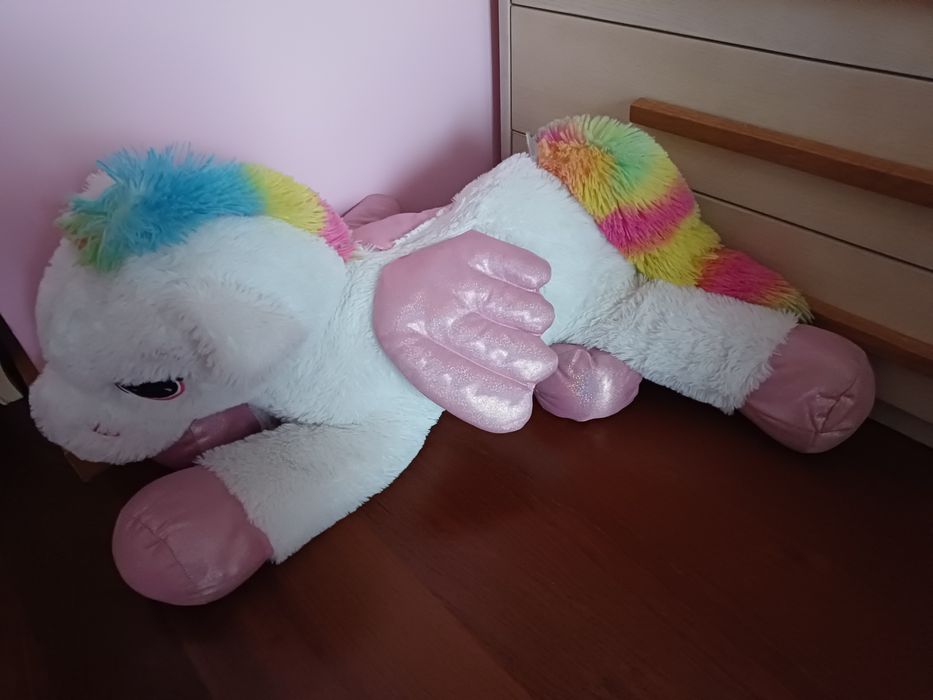 Unicórnio de peluche