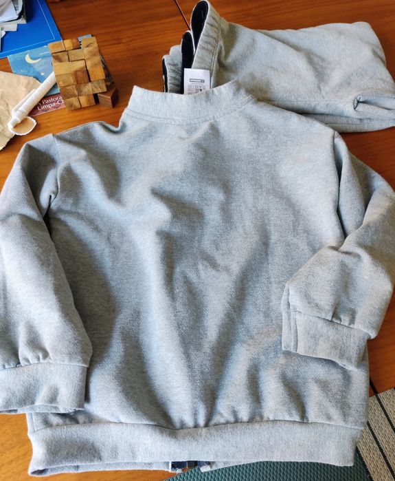 Conjunto desportivo, calças fato de treino,camisola,Decathlon 4/5 anos