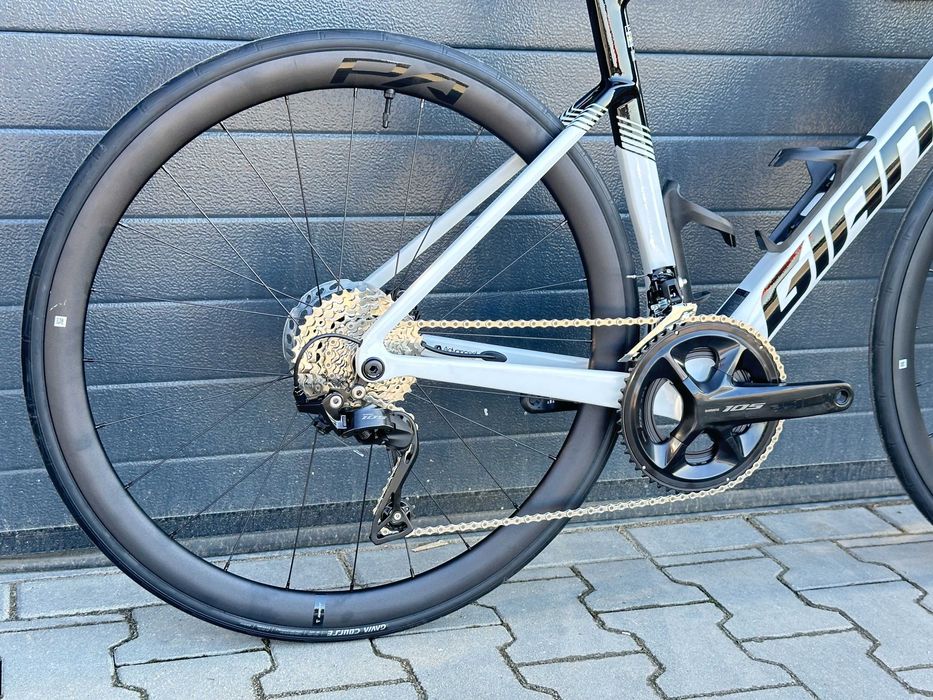 Rower szosowy Giant Propel Advanced 2 2027 S oraz M/L