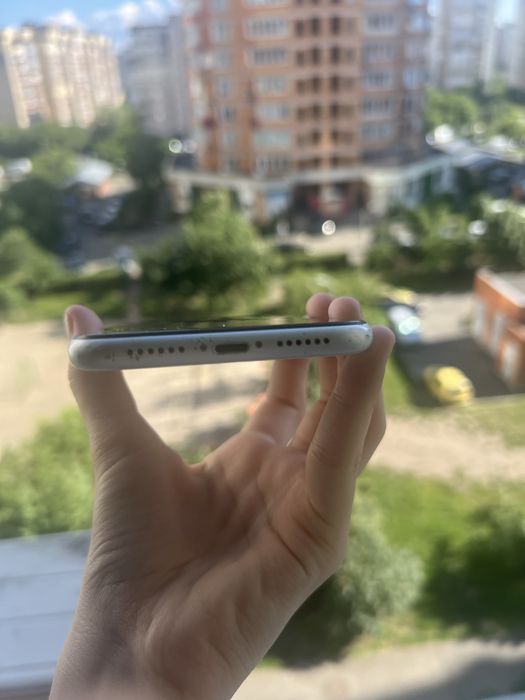Iphone XR 128 гігабайт, білий