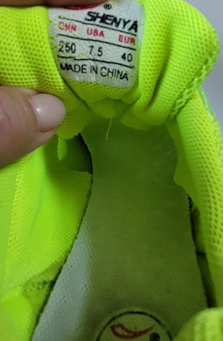 Buty do biegania z kolcami