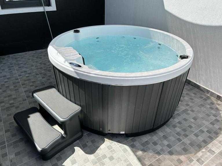 SPA Jacuzzi Redondo desde 5.535€ - Mergulho Salgado