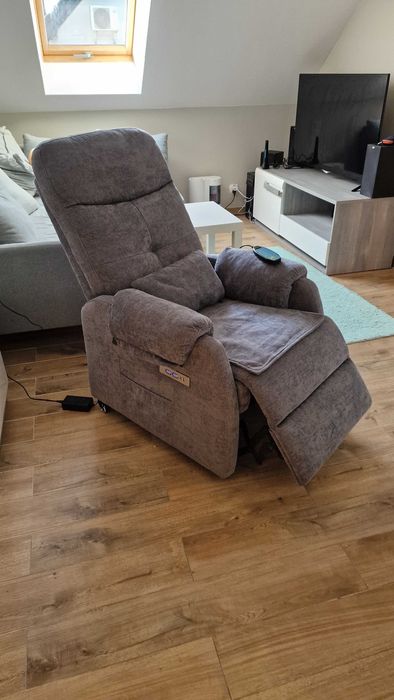 Fotel masująco-grzewczy rozkładany na pilota