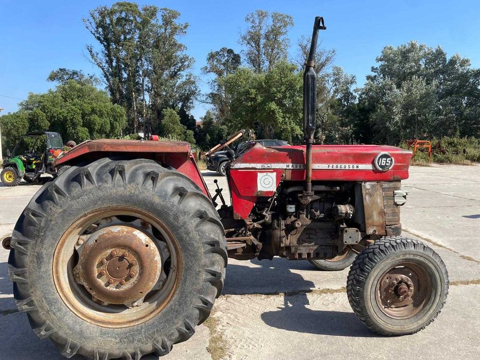 Massey-Fergunson 165