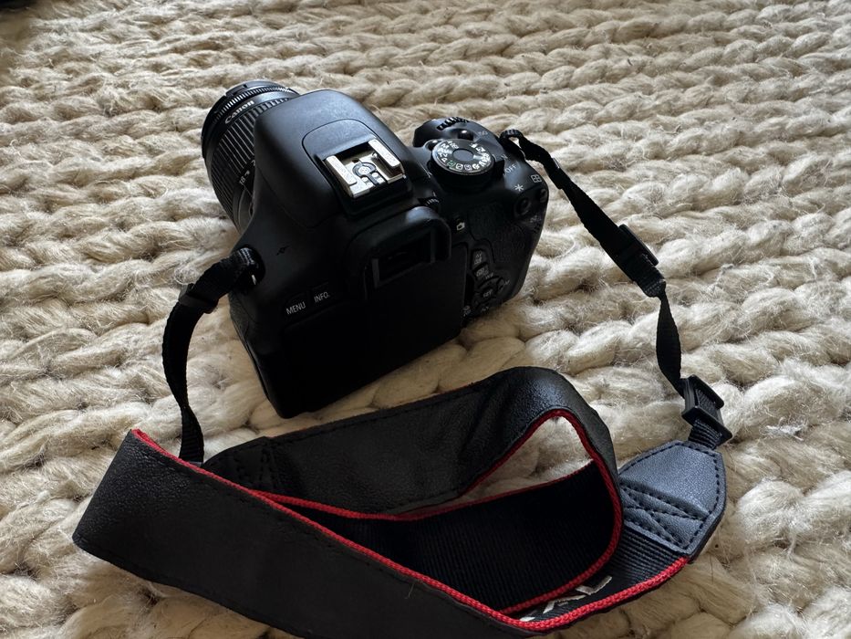 Canon EOS 600D+Objetiva Canon EF-S 18-55mm F3.5-5.6 IS II