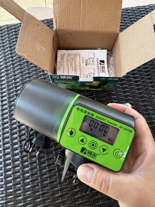 Dispensador de comida para aquario e acessorios