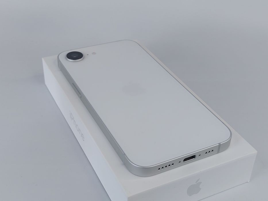 iPhone 16e 128 GB 100% Biały — Idealny