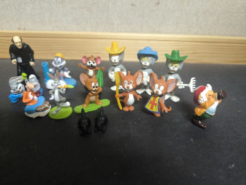 Bonecos Coleção Personagens Diversos
Conjunto de bonecos colecionáveis