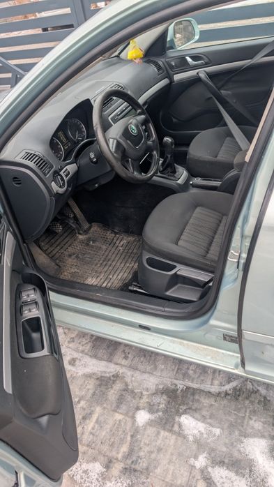 Zderzak przedni Skoda Octavia 2 FL LF7W PDC Spryski.