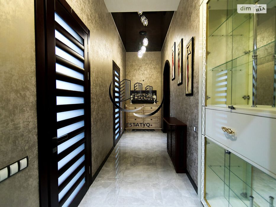 Здам 5 кімнатні апартаменти, Центр