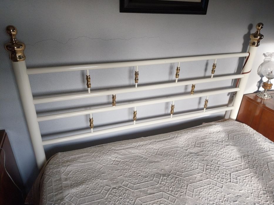 Cama casal 130x185cm