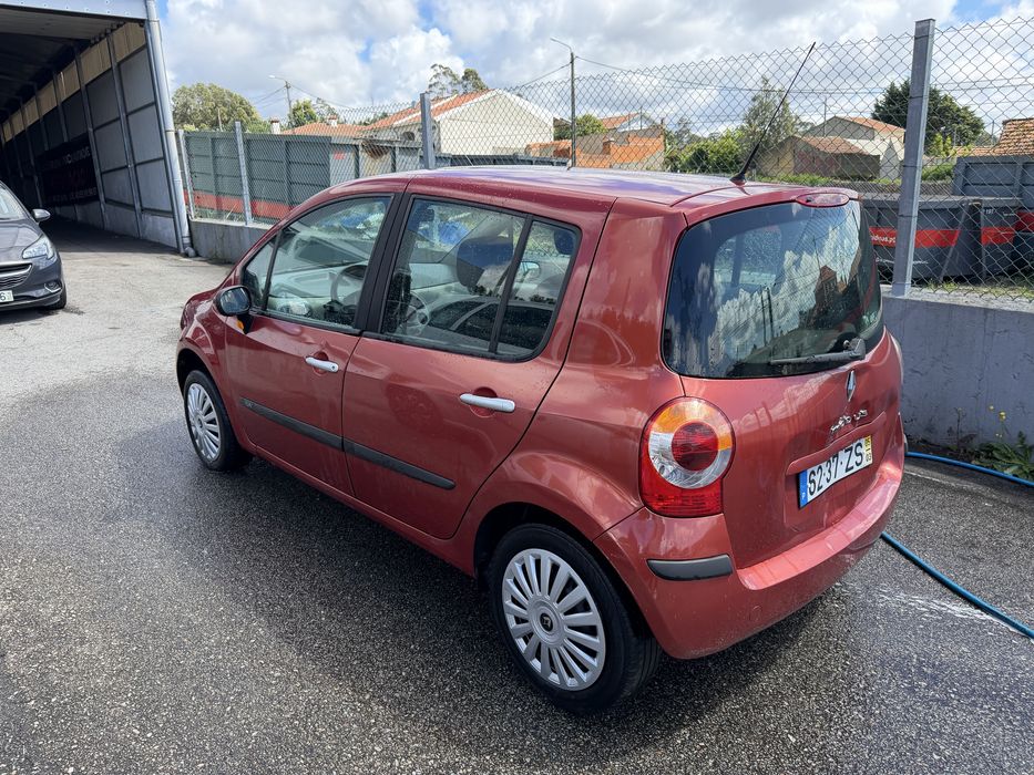 Renault Modus 1.2i 75CV