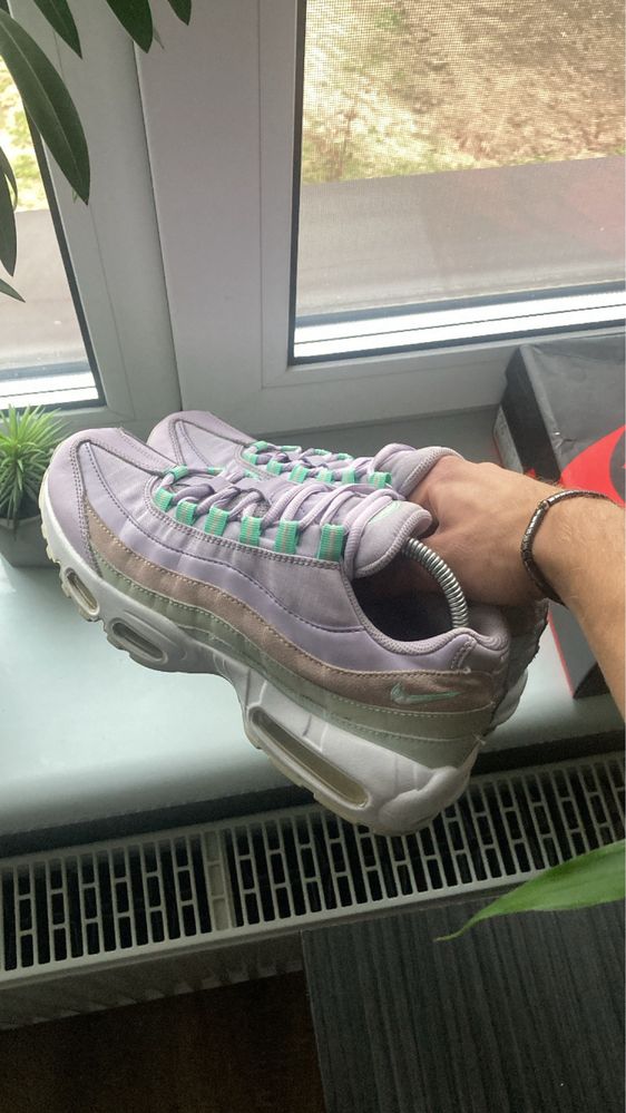 Lavender air max 95 deals