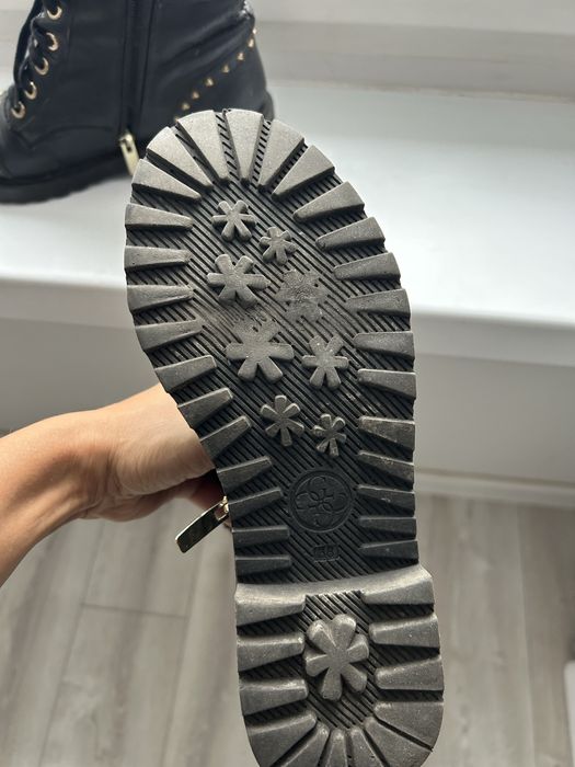 Uzywane buty Guess