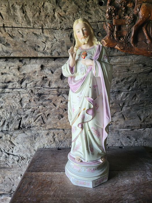 Biskwit pięknie malowana figurka Najświętsze Serce Pan Jezus