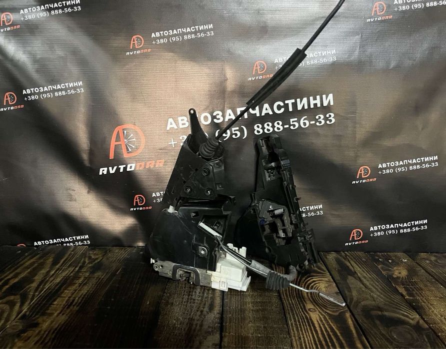 Замок Ручка дверей багажника Mercedes W245 B150 B170 B180 ML W164 W251