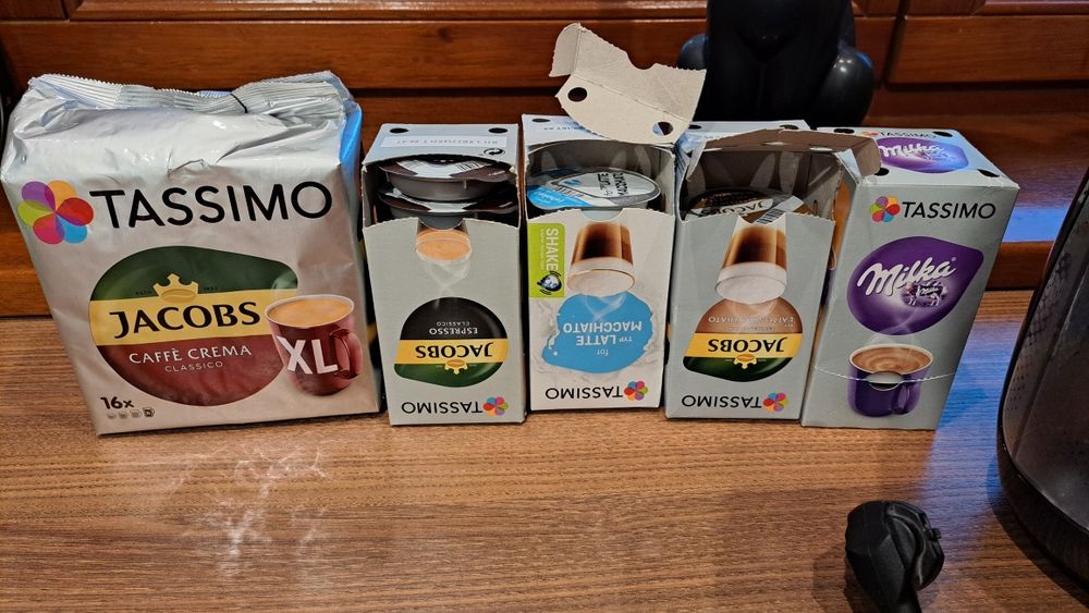 Ekspres na kapsułki Jacobs Tassimo +zestaw kaw
